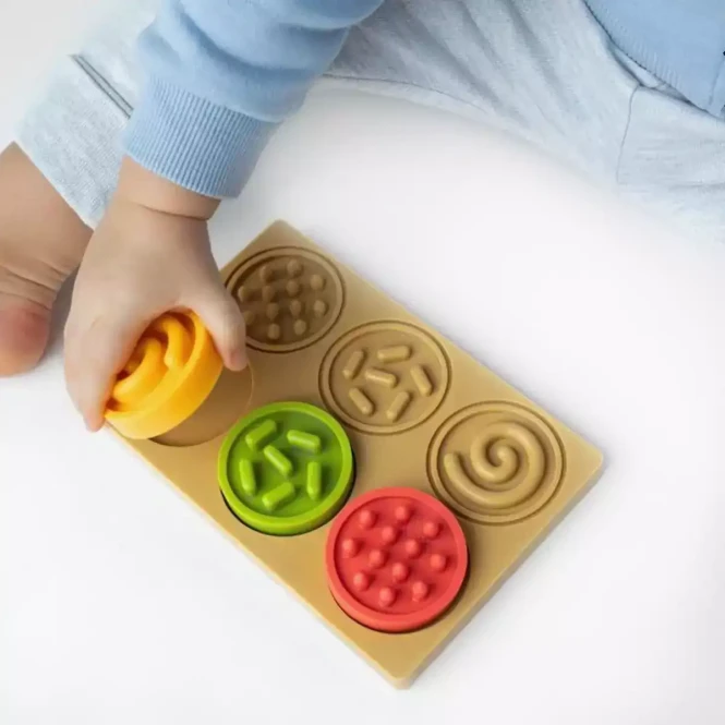 Puzzle sensoryczne kółeczka dla niemowląt 6m+ - Mom's Care